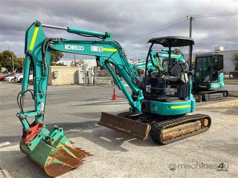 3 500lb mini excavator|SK35SR.